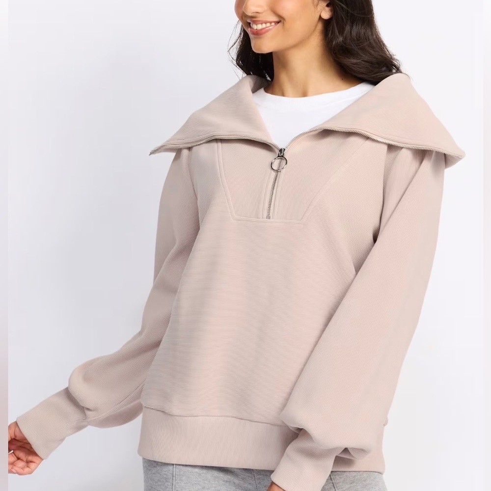 NWOT Varley beige XS Vine half zip